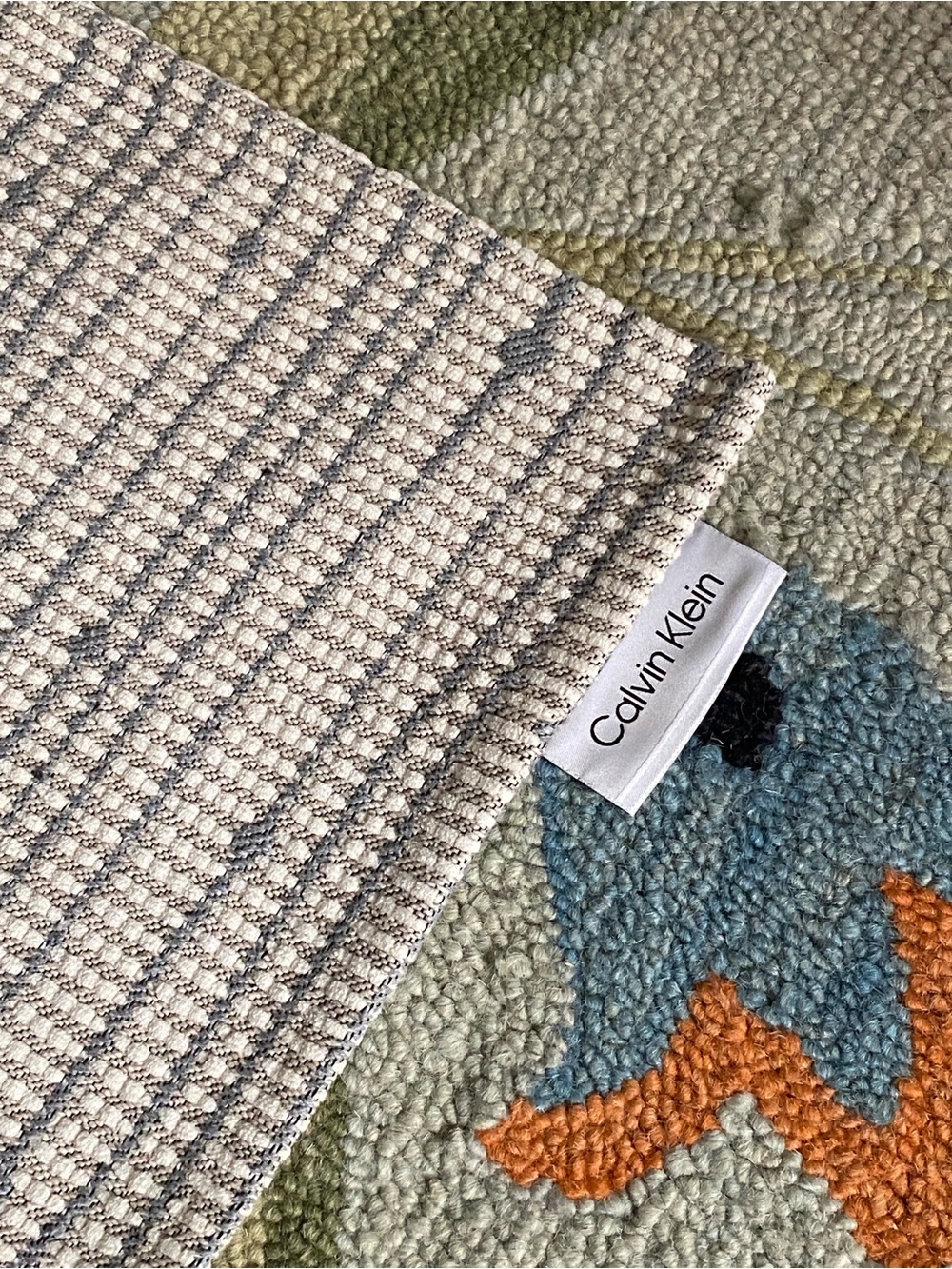 Calvin Klein - Small Abstract Non-Skid Accent Rug/Non-Slip Accent Mat - Picture 9 of 13